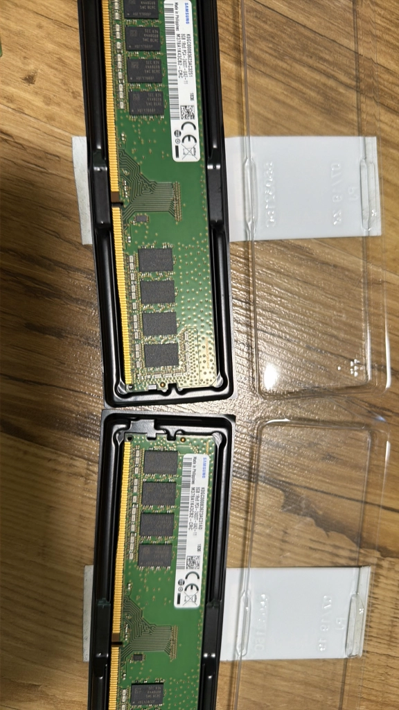 삼성 DDR4 8GB 2400 램 2개 16GB 이미지