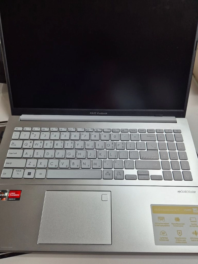 급매. ASUS 비보북 15.6인치 실버 (최신 라이젠5 / 16G / SSD 512G / 윈도우11 설치)에이수스 이미지