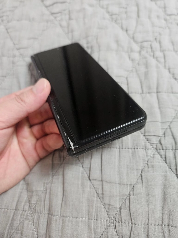 안 펼쳐지는 자급제 삼성 갤럭시 Z 폴드 3 256GB 이미지