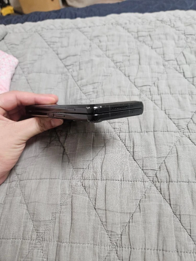 안 펼쳐지는 자급제 삼성 갤럭시 Z 폴드 3 256GB 이미지