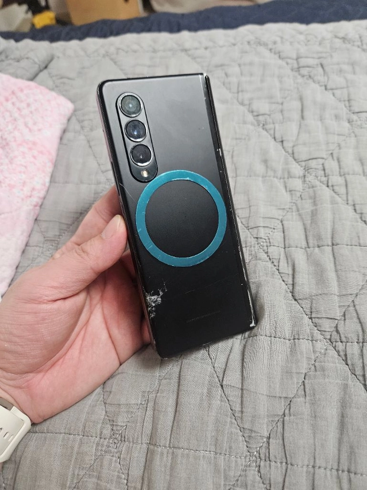 안 펼쳐지는 자급제 삼성 갤럭시 Z 폴드 3 256GB 이미지