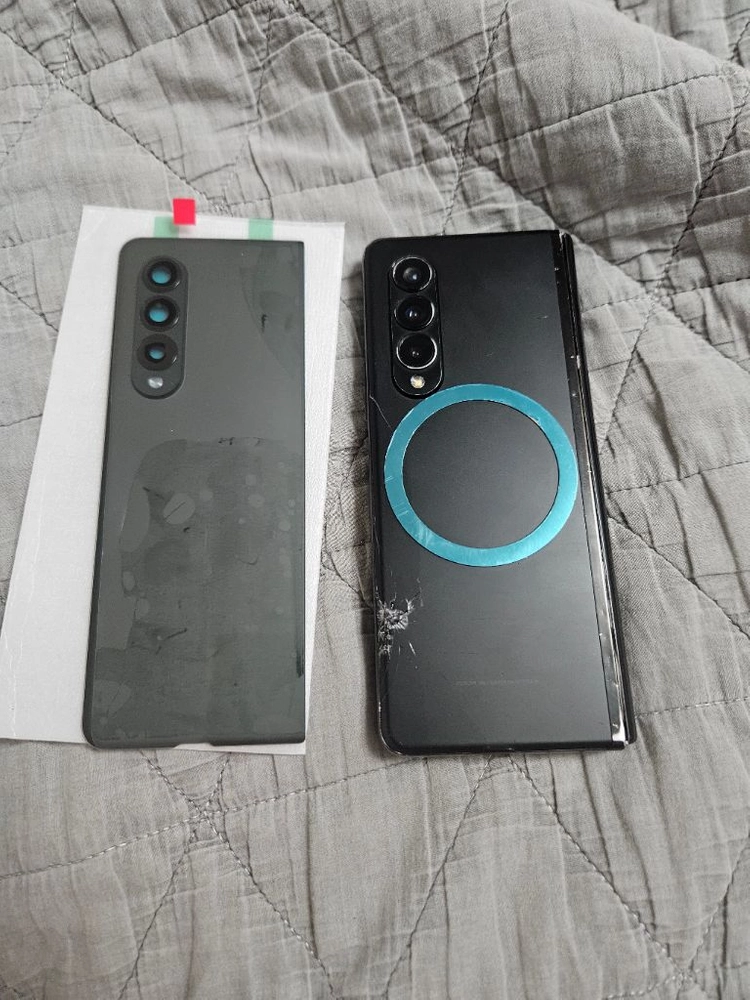 안 펼쳐지는 자급제 삼성 갤럭시 Z 폴드 3 256GB 이미지