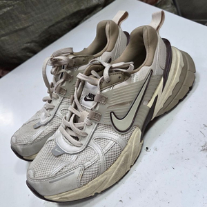 나이키 V2K250 이미지