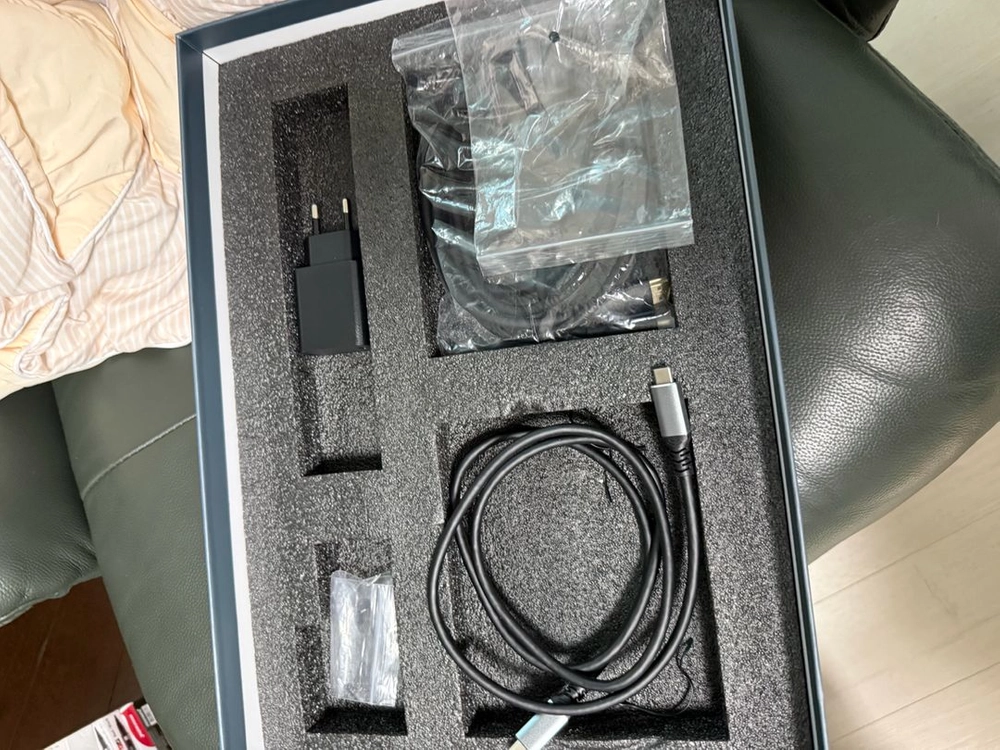 프리즘 카멜 CPM1610IQ 휴대용 모니터 이미지