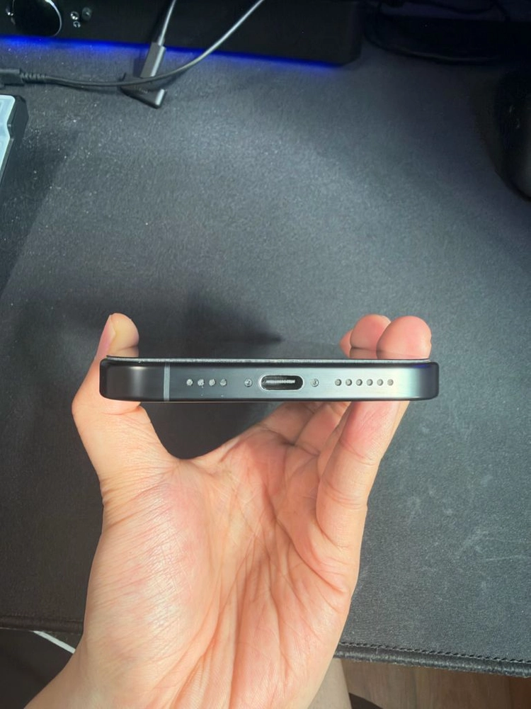 아이폰16프로맥스 블랙티타늄 256GB 이미지