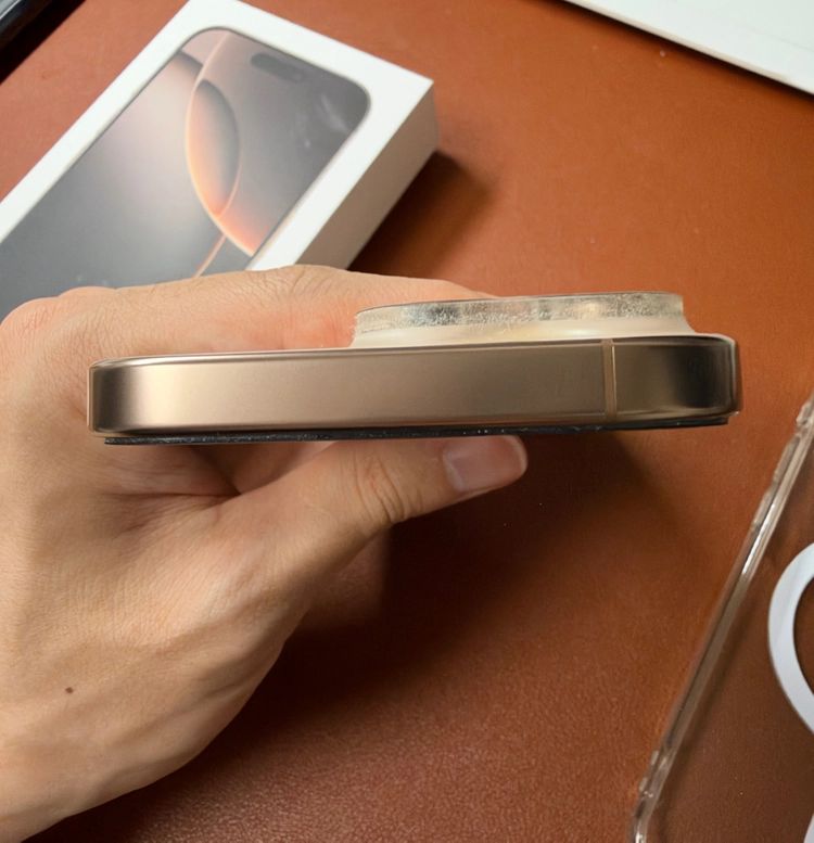 아이폰 16 프로 데저트 티타늄 256GB 팝니다. 이미지