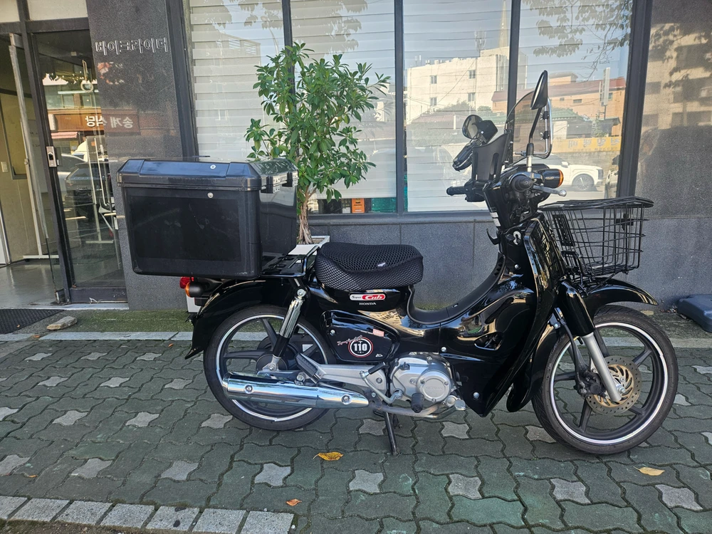 25년식 슈퍼커브110(118xxkm) - 안심되는 중고거래