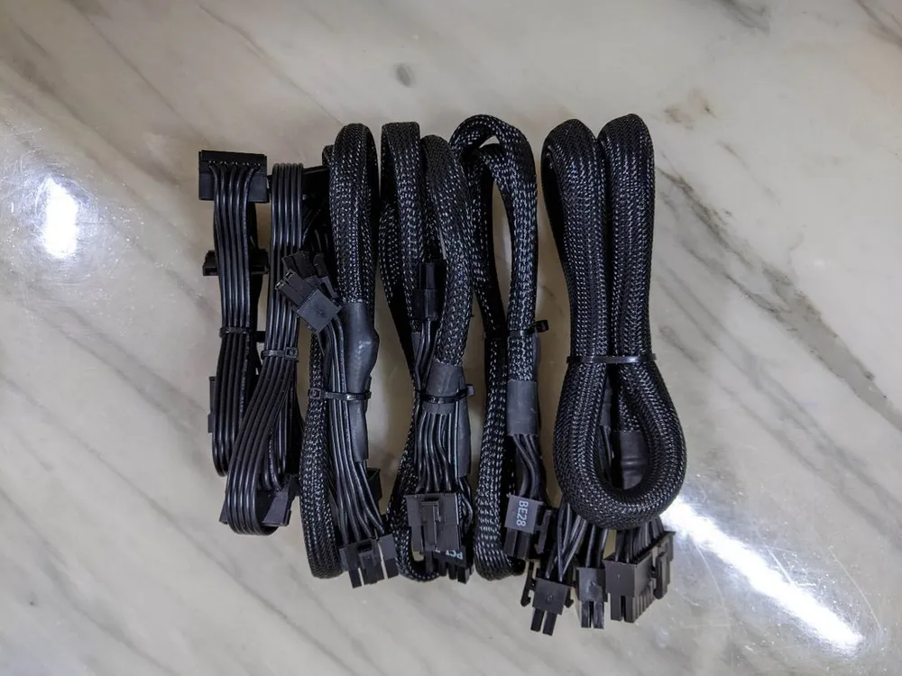 시소닉 프라임 Prime 골드 티타늄 포커스 Focus 750W 1300W 파워서플라이 이미지