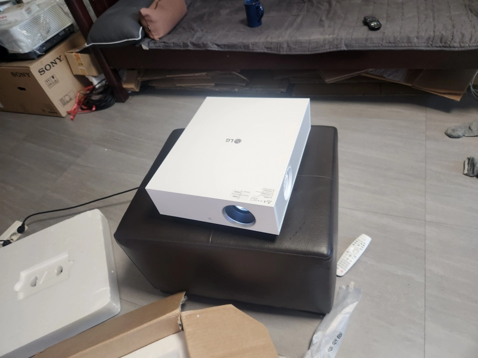 엘지HU810PW/4K HDR/2160안시 레이저 신동품 몇대 판매 - 안심되는 중고거래