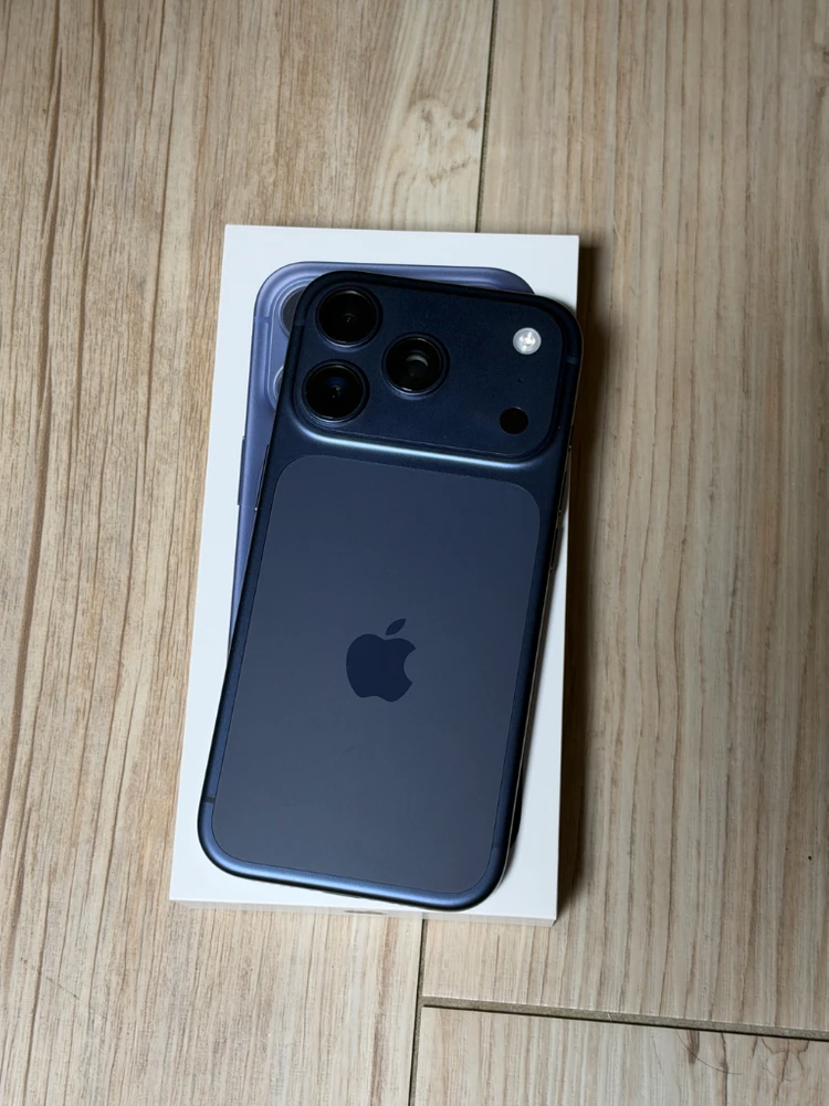 아이폰17 프로 256gb 딥블루 이미지