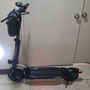 모토벨로 전동 킥보드, 매력적인 블랙 이미지