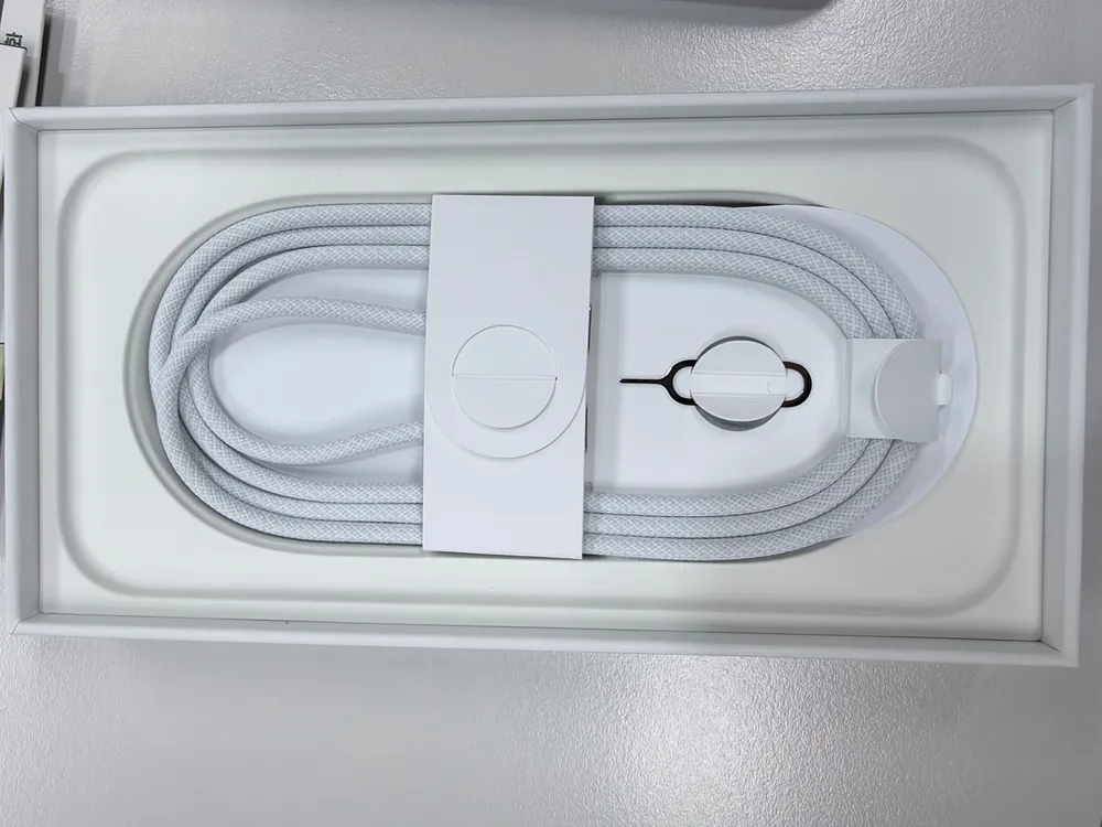 아이폰16프로 256GB 내추럴티타늄 풀박스(액세서리 다수) 이미지