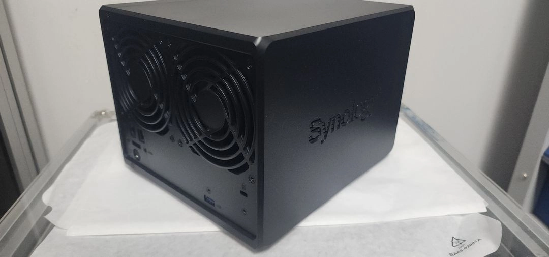 [새상품급] 시놀로지 DS920+ 4베이 나스 서버+씨게이트 바라쿠다 나스전용HDD 8TB X 4개 총32TB 이미지