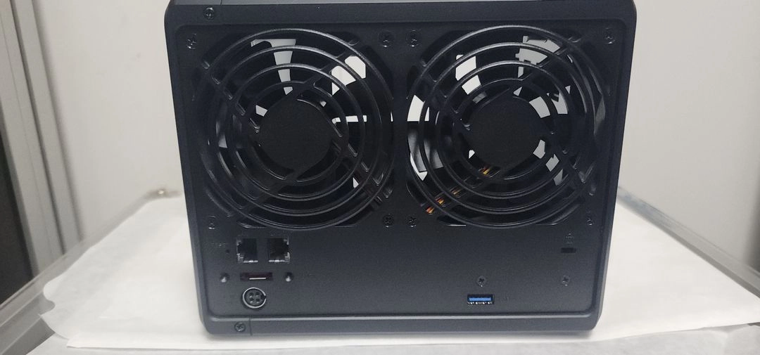 [새상품급] 시놀로지 DS920+ 4베이 나스 서버+씨게이트 바라쿠다 나스전용HDD 8TB X 4개 총32TB 이미지