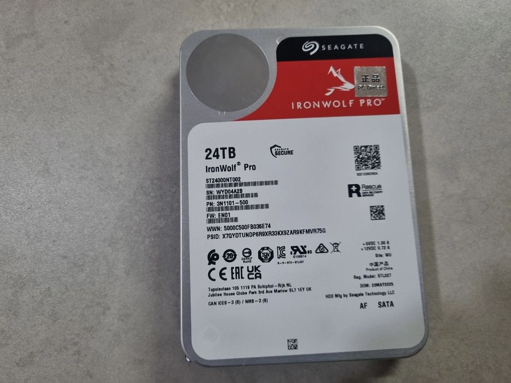 씨게이트 아이언울프 프로 24t 테라 HDD 팝니다 이미지