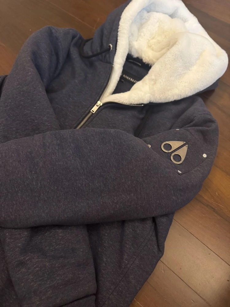 무스너클 버니스웨터 이미지