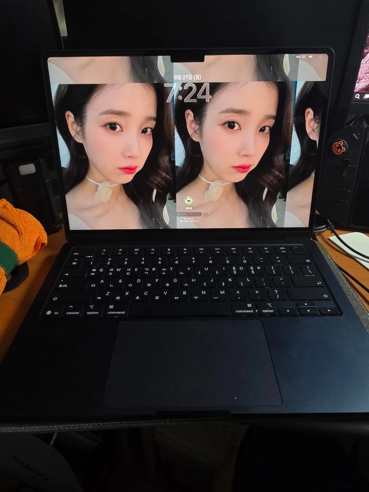 맥북에어 M5 13인치 기본 판매합니다. 이미지