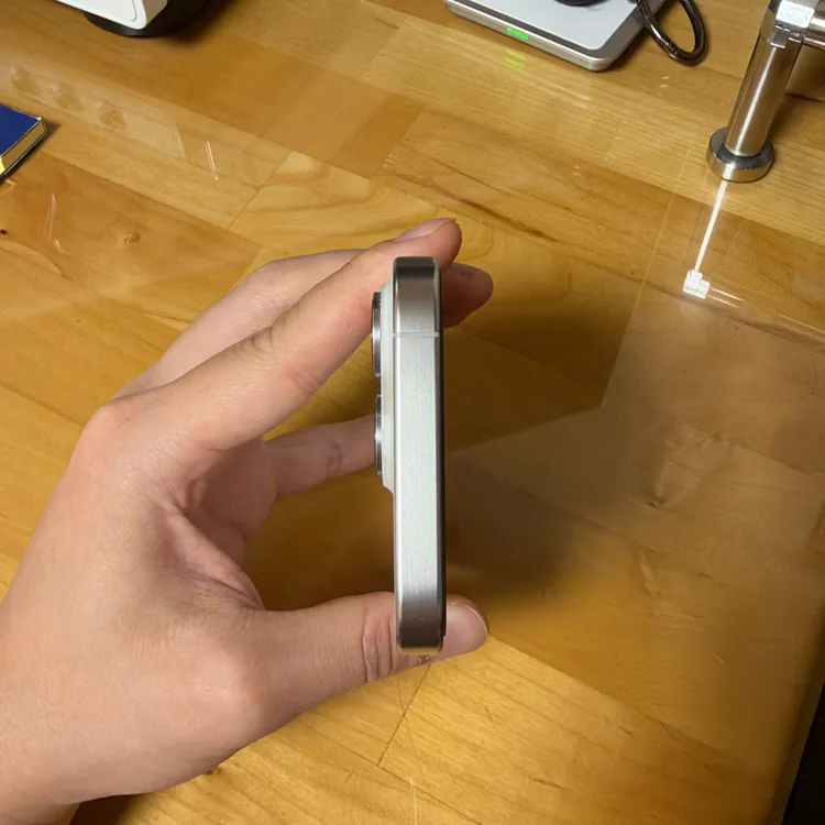 아이폰15 프로 128GB 화이트 이미지