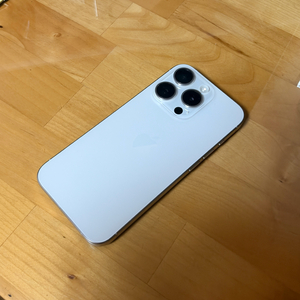 아이폰15 프로 128GB 화이트 이미지