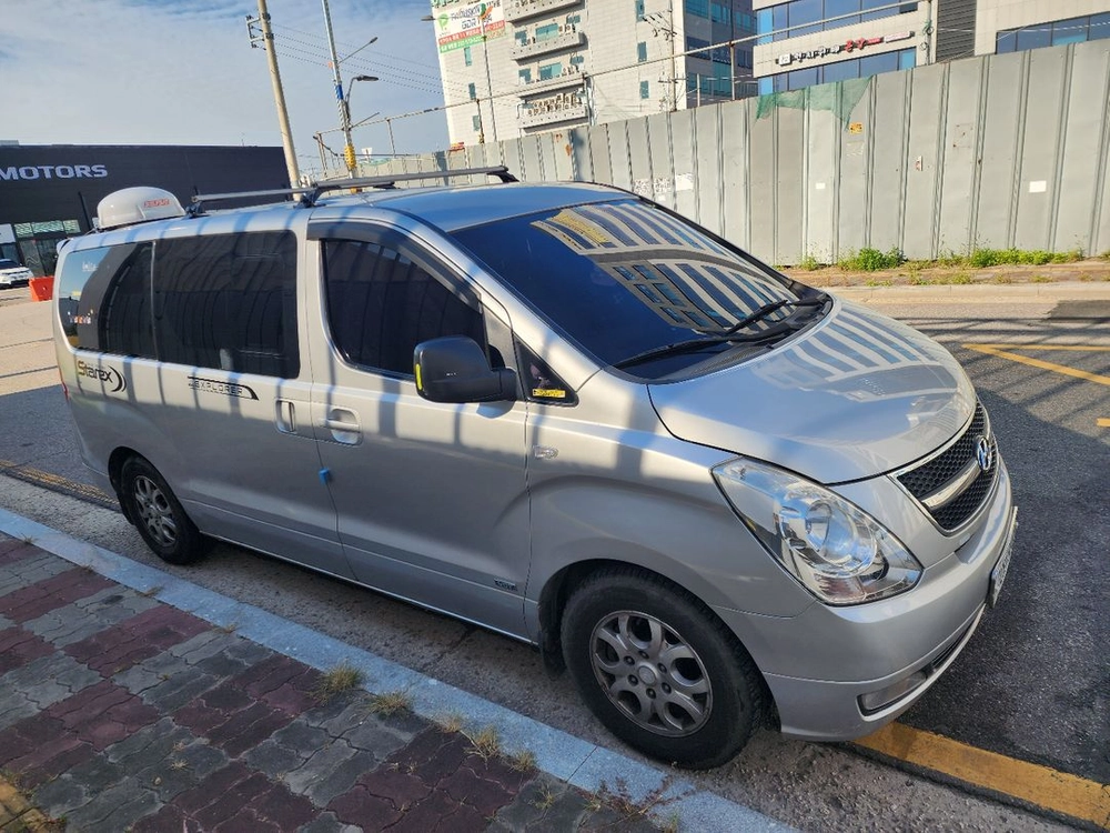 그랜드스타랙스 캠핑카 이미지