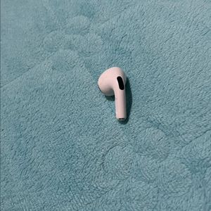 에어팟 프로 2세대 왼쪽 유닛 이미지