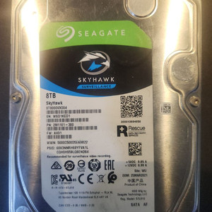 씨게이트 skyhawk hdd 8tb 7200 모델명st8000vx004 이미지