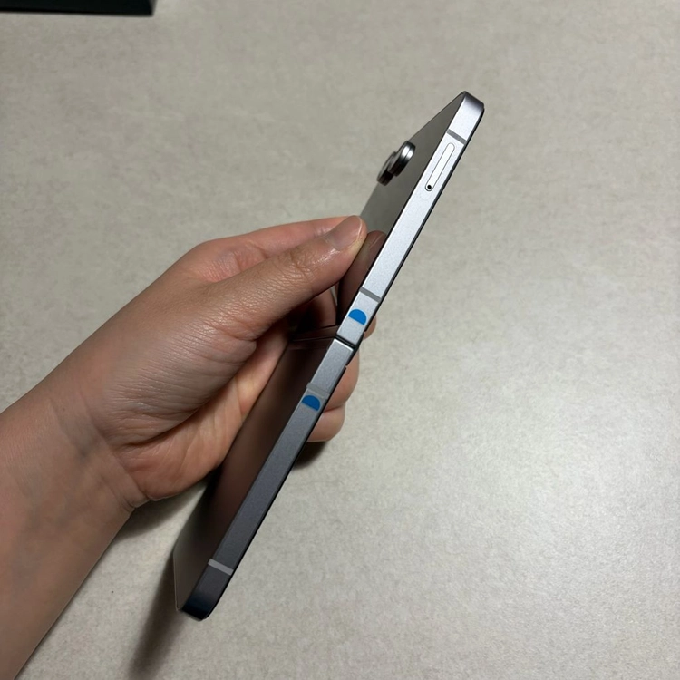 갤럭시 Z플립6 256GB 실버 (전체 교체 새상품) 이미지