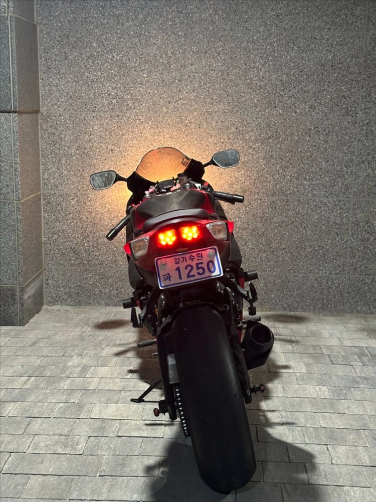 gsx r600 이미지