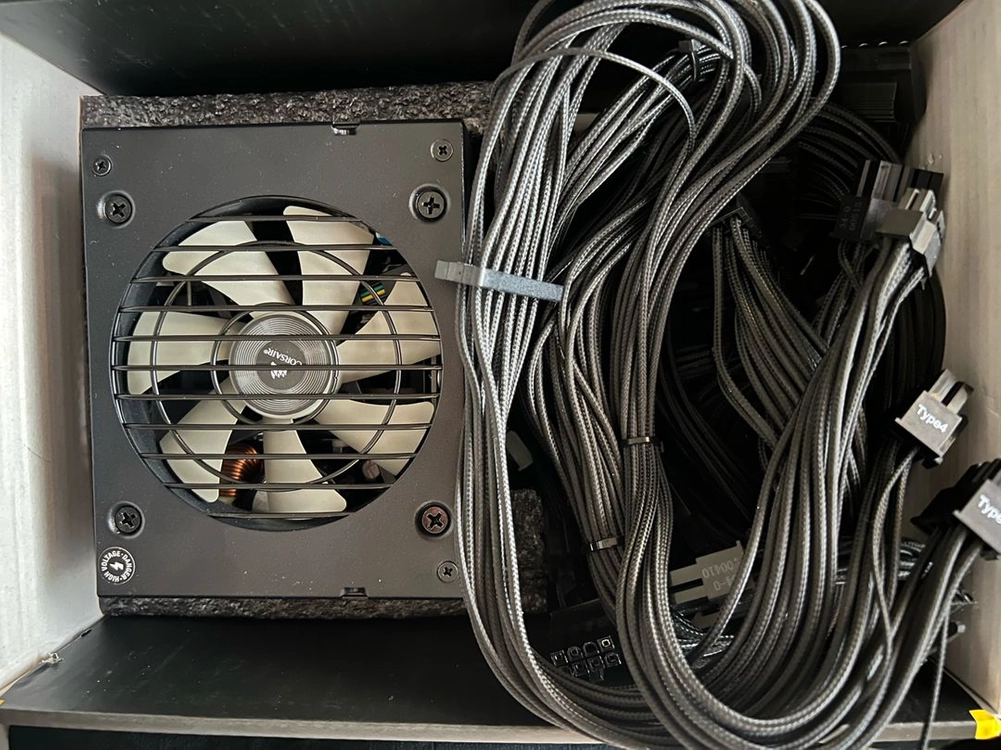 sf750 커세어 sfx 파워 판매합니다. 이미지