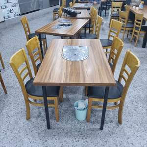 식당 음식점 부르스타 테이블 의자세트 이미지