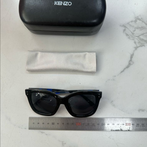 컨디션 좋은 정품 겐조(KENZO) 블랙 뿔테 선글라스 풀세트 (일본산)판매합니다 정품 겐조(KENZO) 블랙 뿔테 이미지