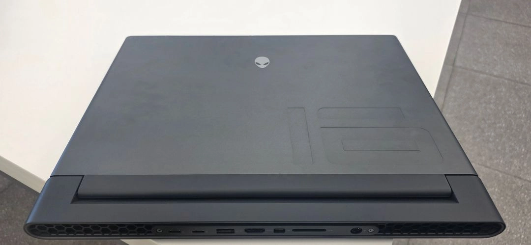 델에일리언웨어M16 4070 i9 32GB QHD 게이밍노트북(새배터리) 이미지