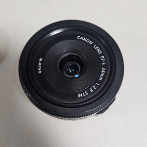 EF-S 24mm F1.8 STM 렌즈 이미지