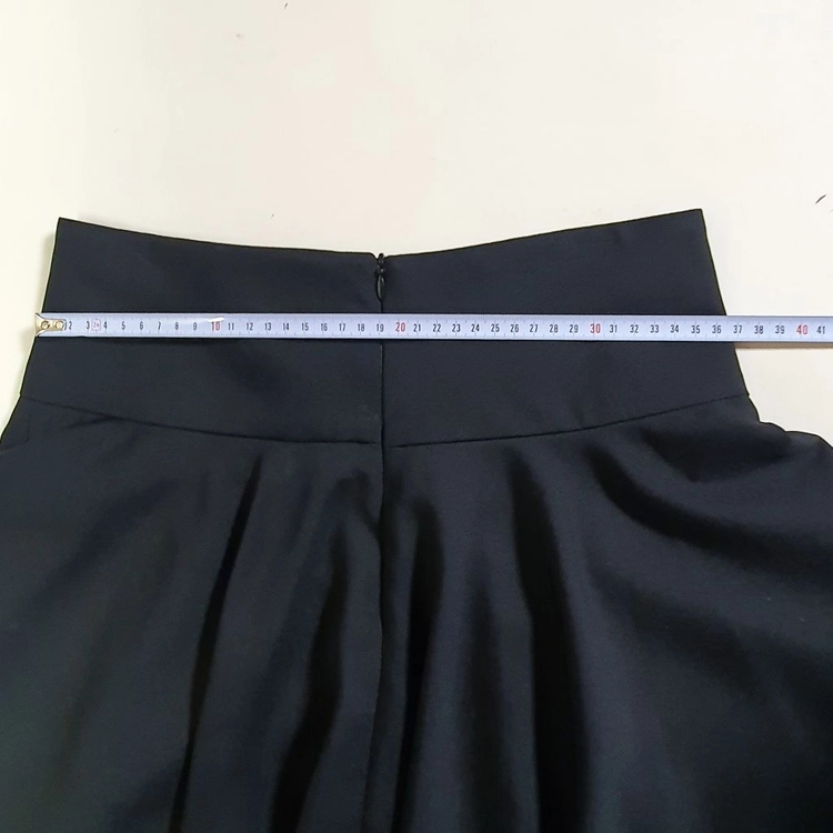 블랙 플레어 스커트 검정 치마 이미지