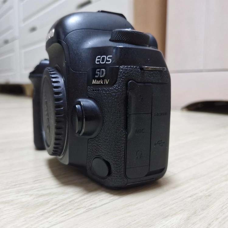 캐논 EOS 5D Mark IV 이미지