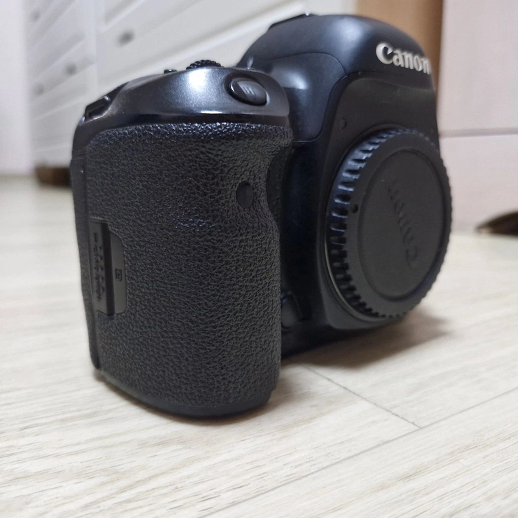 캐논 EOS 5D Mark IV 이미지
