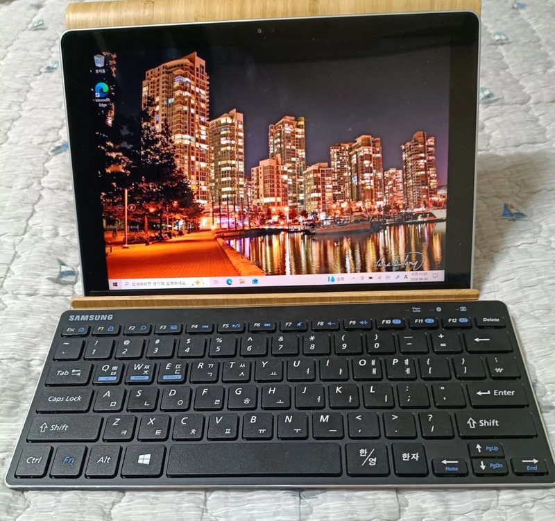 삼성 갤럭시북 10.6 SM-W620 이미지