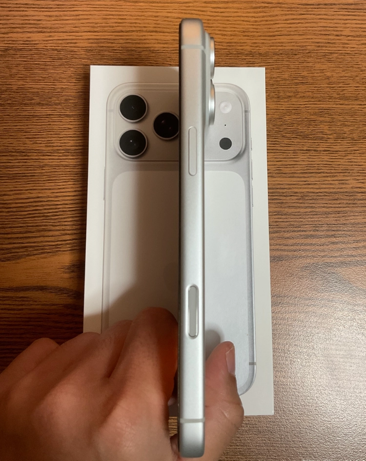 아이폰17 프로맥스 256gb 실버 판매합니다 이미지