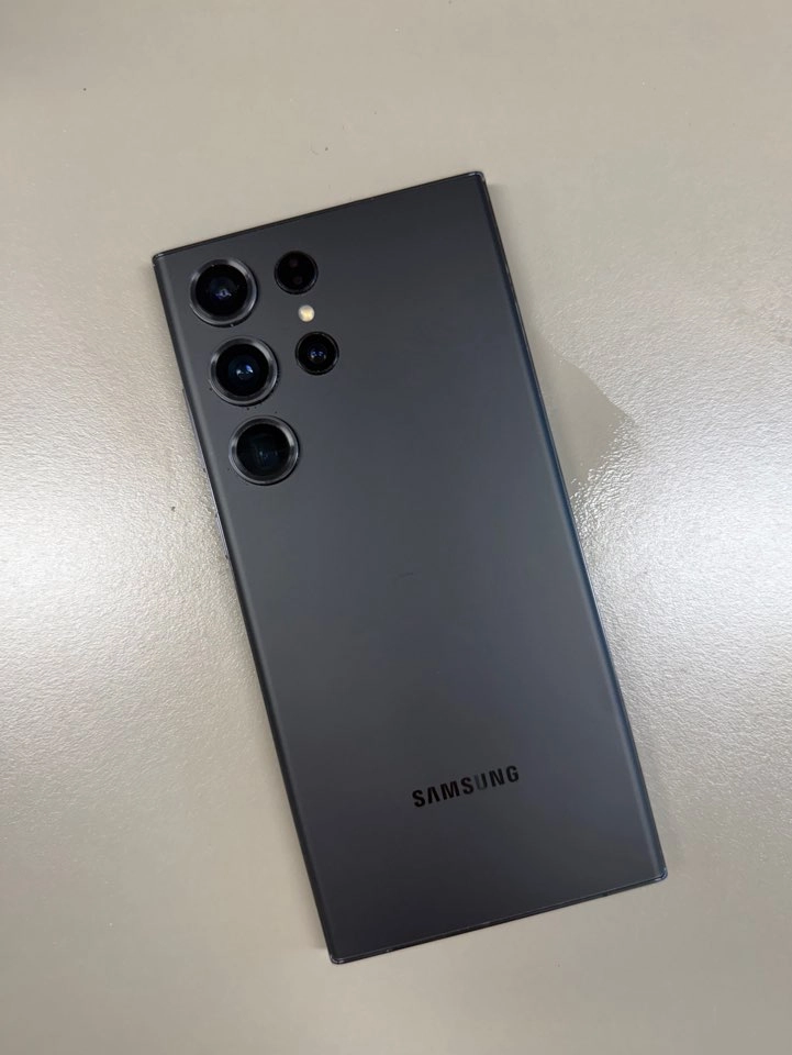 (38만원) 갤럭시S23울트라 블랙 512G 깨끗한 무진상 단말기 - 안심되는 중고거래