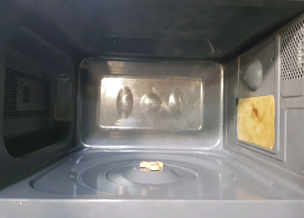 전자레인지 sk매직 22년식 700w 이미지