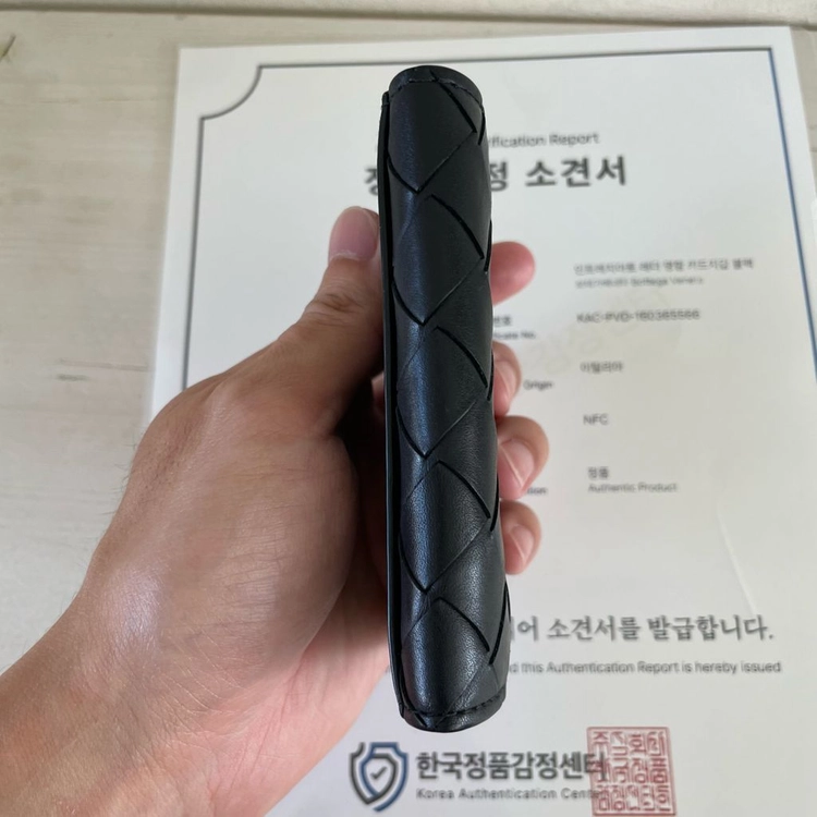 보테가베네타 인트레치아토 카드지갑 명함지갑 이미지