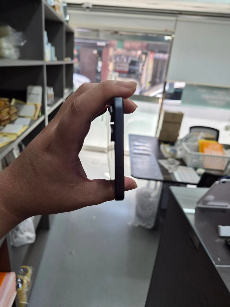 가성비)갤럭시 Z플립7 블랙 256G(외부필름/케이스) 이미지