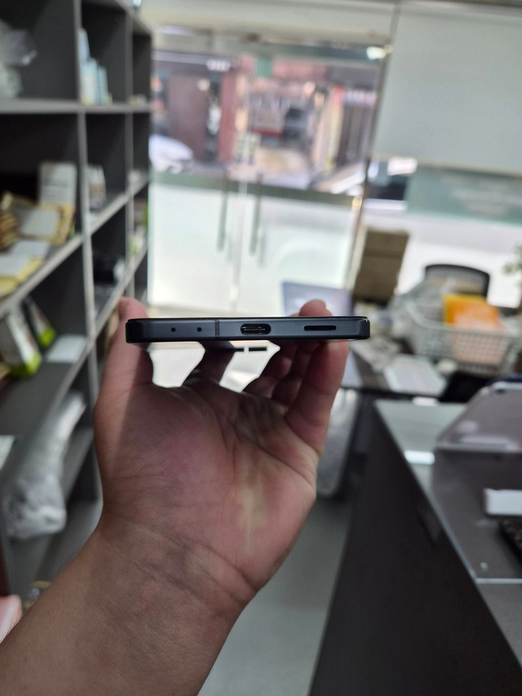가성비)갤럭시 Z플립7 블랙 256G(외부필름/케이스) 이미지