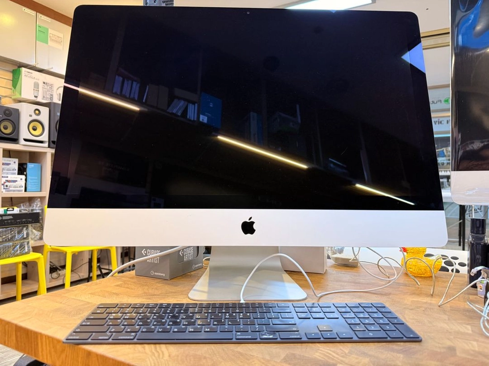 아이맥27 4.2QC, 8GB 램, SSD 512GB, 키보드마우스미개봉, 매직키보드블랙, 윈도우10정품포 이미지