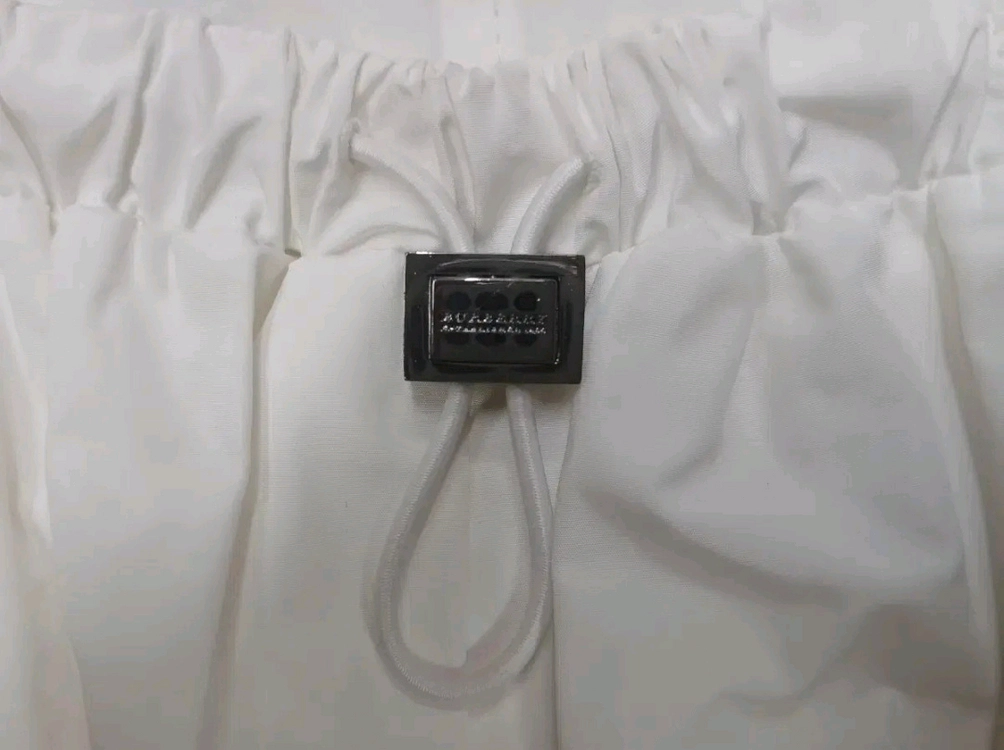 [전체글필독 여성 38] 버버리 바람막이 자켓 루이비통 샤넬 구찌 펜디 프라다 에르메스 디올 톰브라운 몽클레어 한섬 이미지