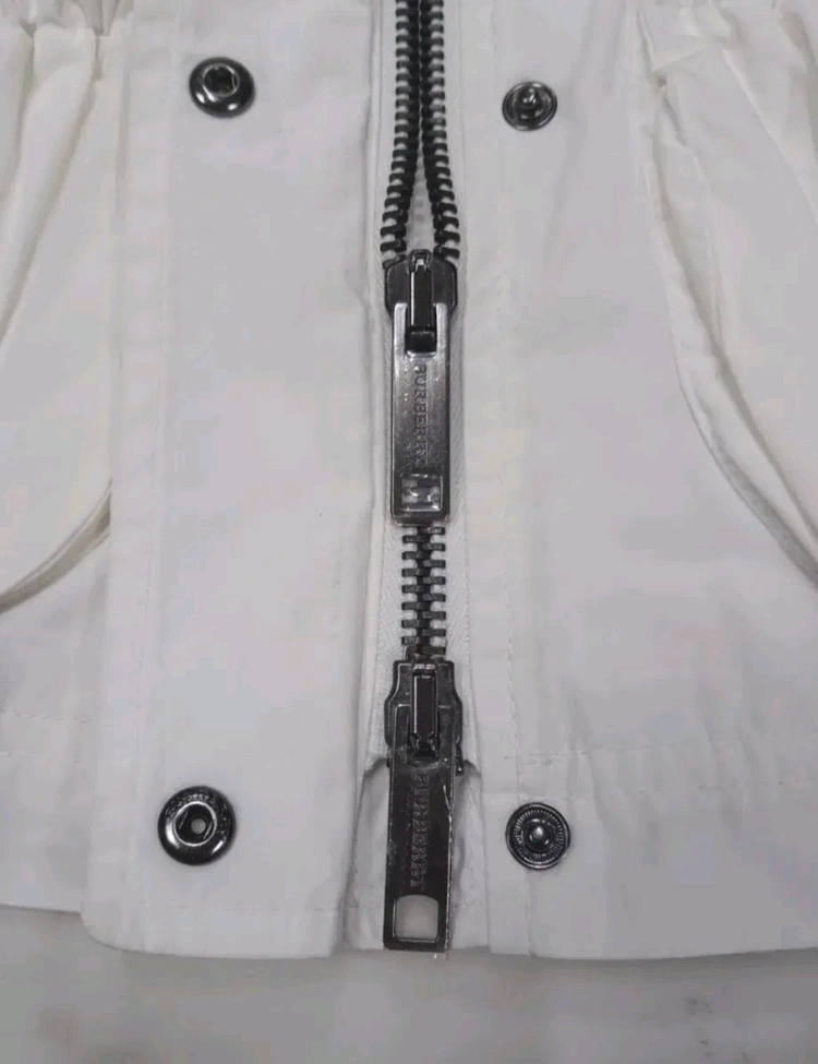 [전체글필독 여성 38] 버버리 바람막이 자켓 루이비통 샤넬 구찌 펜디 프라다 에르메스 디올 톰브라운 몽클레어 한섬 이미지