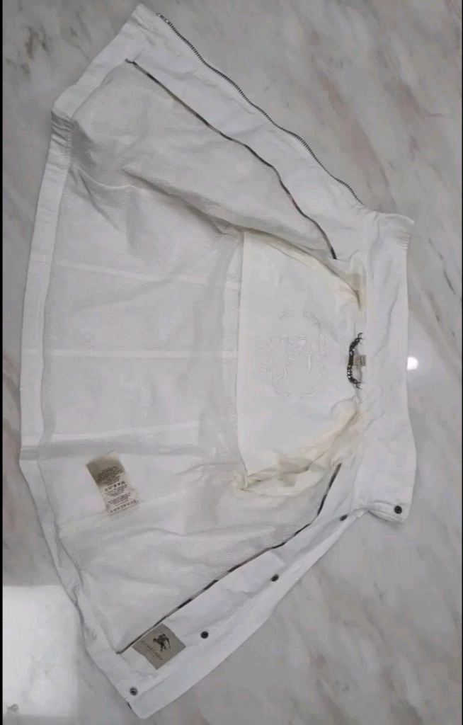 [전체글필독 여성 38] 버버리 바람막이 자켓 루이비통 샤넬 구찌 펜디 프라다 에르메스 디올 톰브라운 몽클레어 한섬 이미지