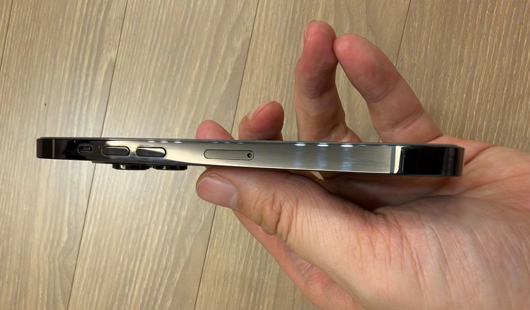 아이폰 14프로 256GB 블랙 특A급 (케이블2개, 이어폰포함) 이미지