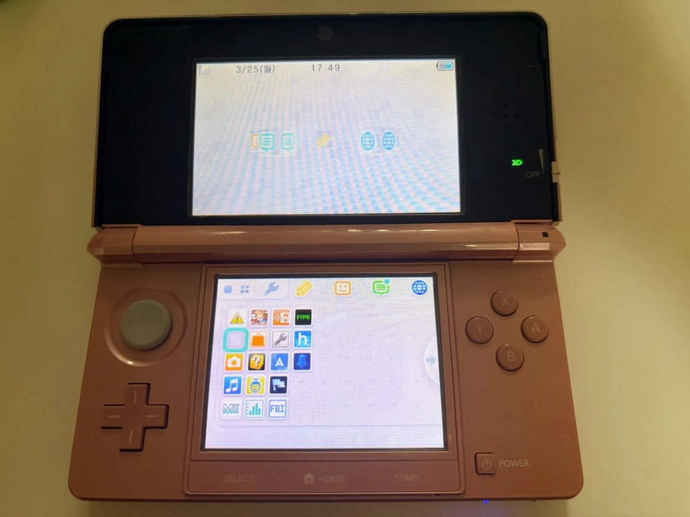 닌텐도 구3DS(구작다수) 글로스핑크 커펌 완료 + R4칩 세트 판매합니다 - 안심되는 중고거래