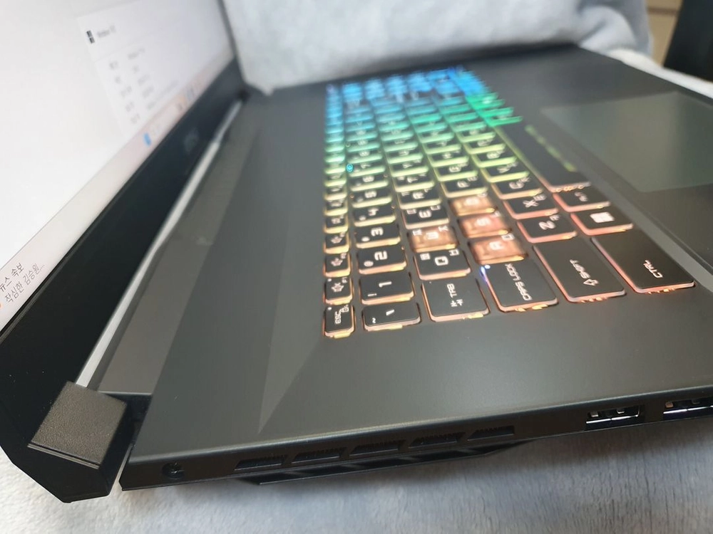 실사용 거의없는 MSI 소드 GF76 HX B14WFK-i7 QHD 32GB 1TB WIN11 판매합니다 이미지